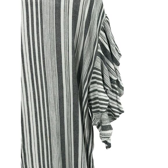 Umgee Grey White Flowy Flutter Sleeve Oversized Top Dress Size Small‎ - Picture 5 of 10